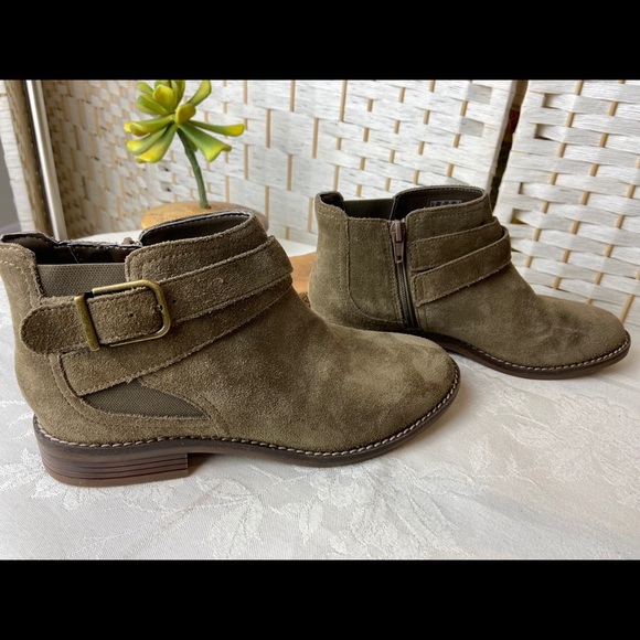 Clarks Shoes - Clarks Booties 6.5 NWT